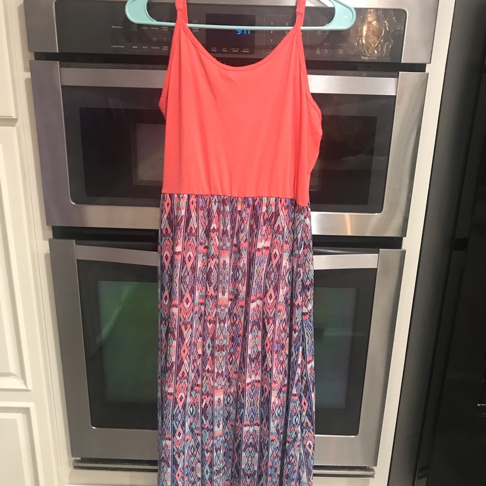 Dress - Picture 2 of 4
